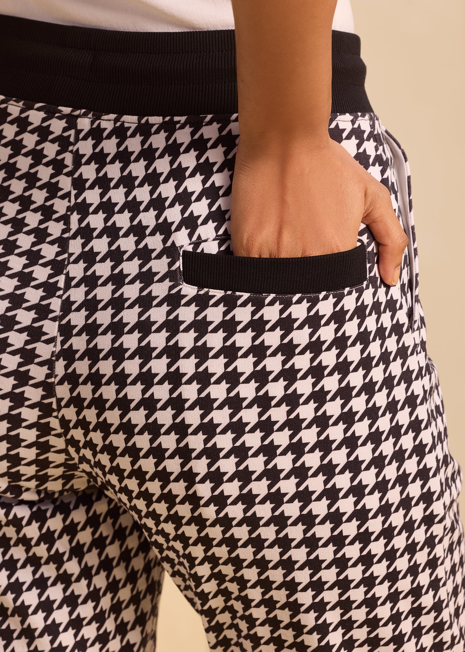 Houndstooth Tapered Pants
