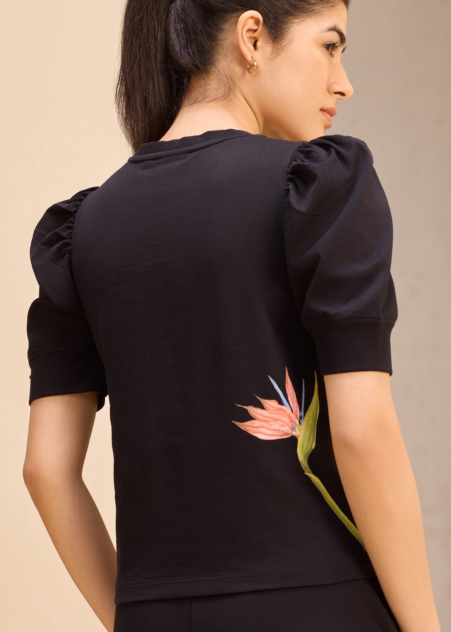 Cool Expressive Print Pouf Sleeve Top