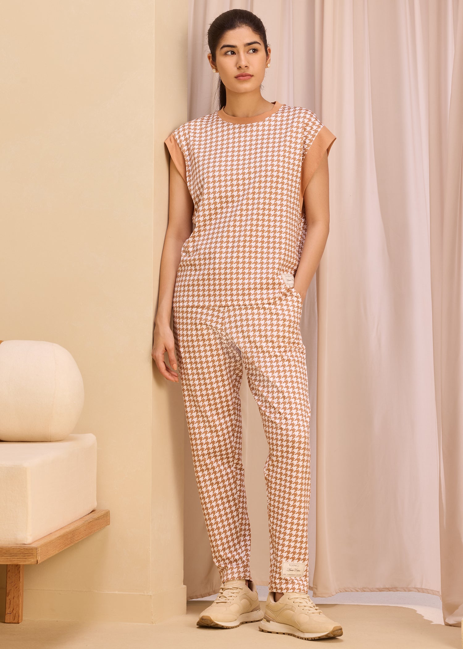 Soft Houndstooth Boxy Muscle Tee