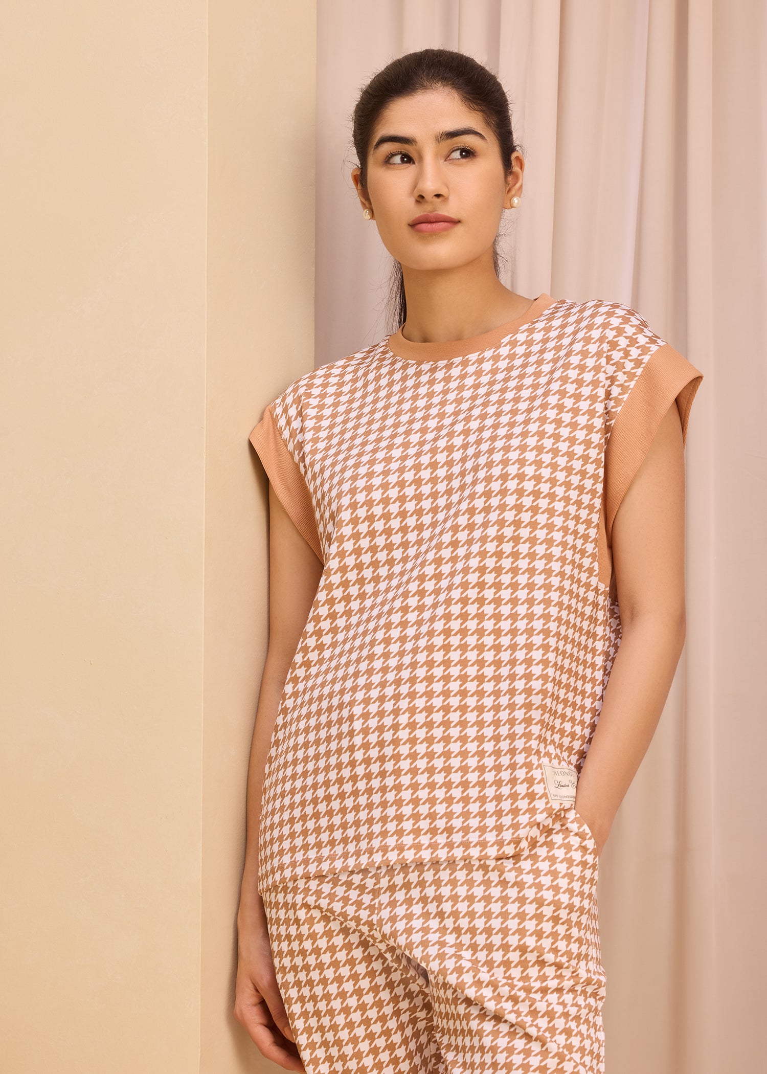 Soft Houndstooth Boxy Muscle Tee