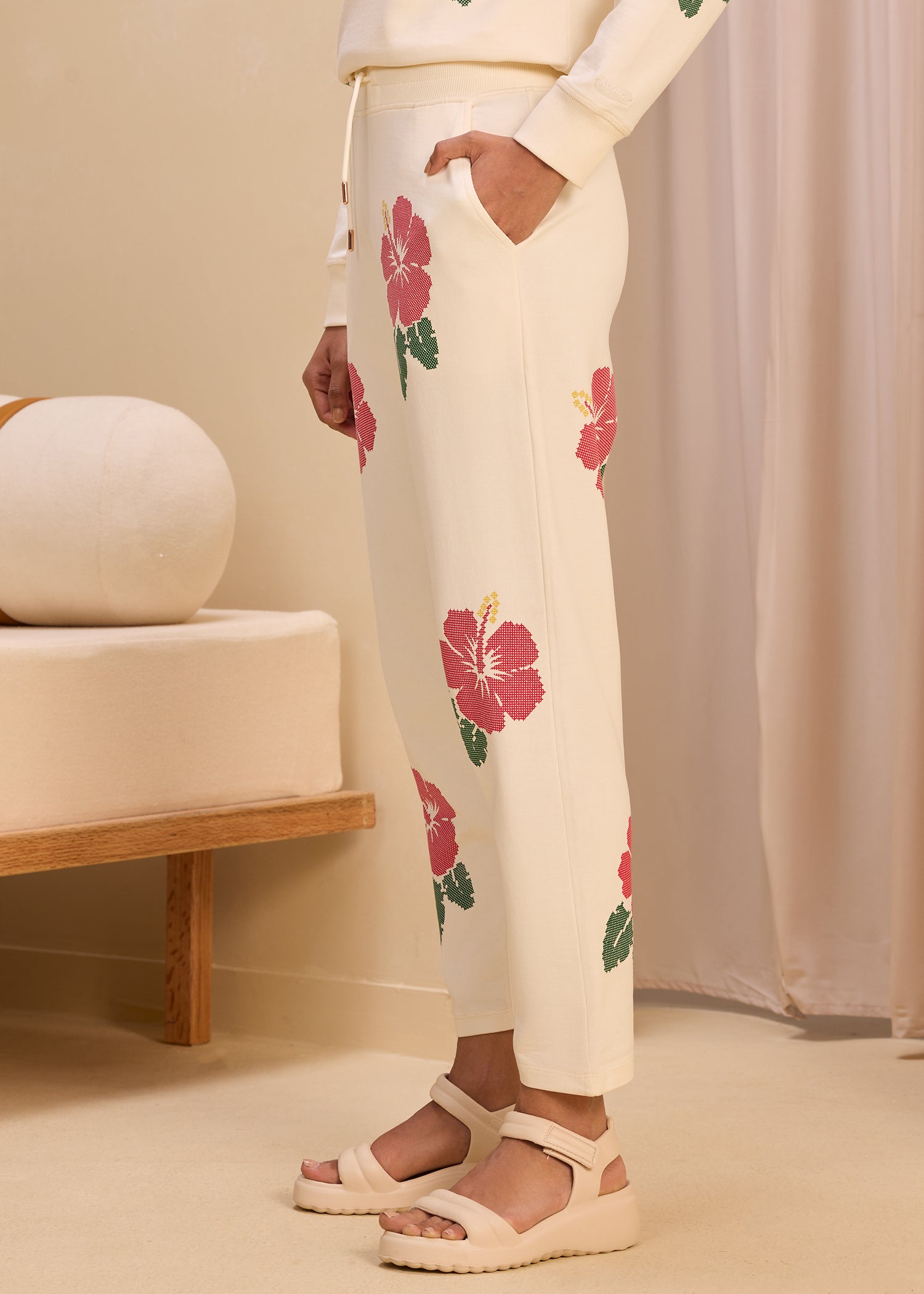 Side_d32d5eaa-45f1-4aa5-8a73-e73c311e9f90.jpg